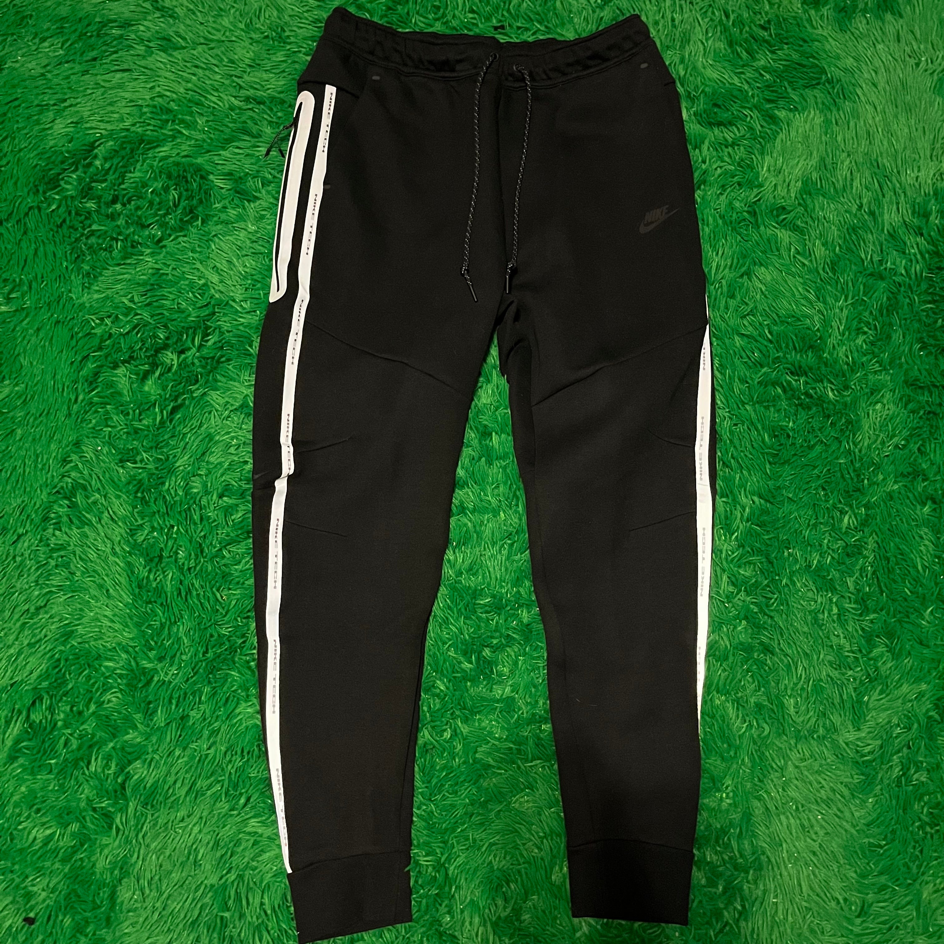 Nike Tech Reflective Sweatsuit Set